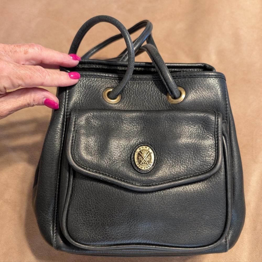 DKNY New York Vintage Crest 1989/1990 Black Leather Handbag (Rare)